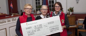 Lions giver donation til Frelsens Hær