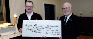 Flot donation til Frelsens Hær fra Odd Fellow Logen