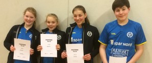 U13D- og U15D-holdet fra Skagen Badmintonklub næsten helt til tops.