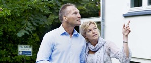 Kvinden finder parrets nye hjem – mener hun da selv!