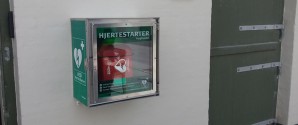Nu kan Skagen Grå Fyr – Center for trækfugle redde liv med hjertestarter
