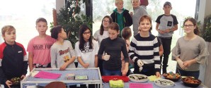 Soroptimister og 6. klasser samarbejder om skolemadsprojekt