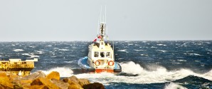 DanPilot bådmænd redder mand i Skagen havn