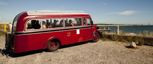 Tag på guidet tur i Skagen med Kystmuseets historiske Bedford Bus