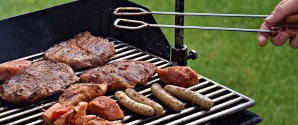 Det er sæson for dårlig mave: Undgå at blive syg af grillmaden