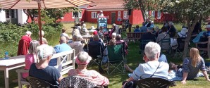 Grundlovsfest i Baghaven