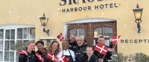 Fødselsdag fejres med stort kagebord