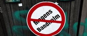 Klistermærker i Skagen får grumme minder frem – Skal Mogens Bandholm fordrives ?