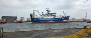 Skib har revet sig løs