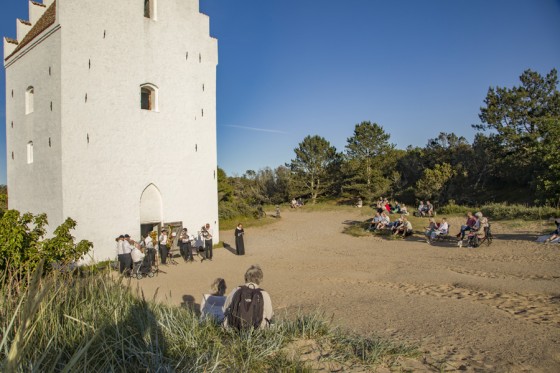Friluftsgudstjeneste ved Den Tilsandede Kirke
