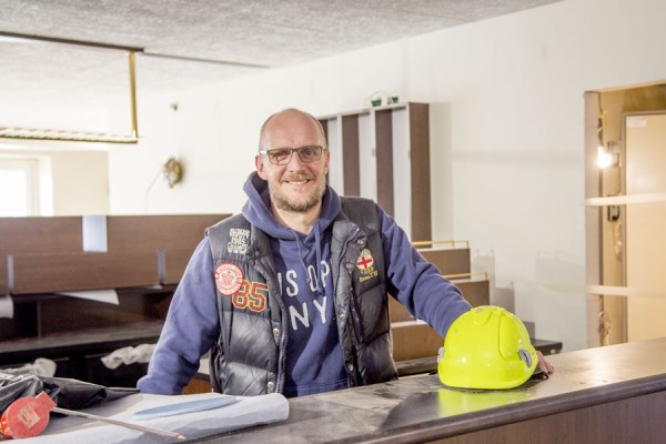 Hvornår åbner du Theis?