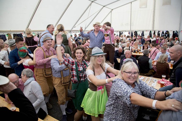 Se masser af fotos fra Oktoberfesten