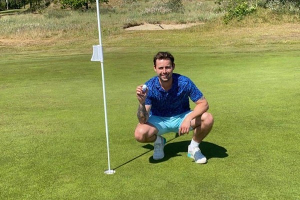 Green Grass og Albatros på Hvide Klit