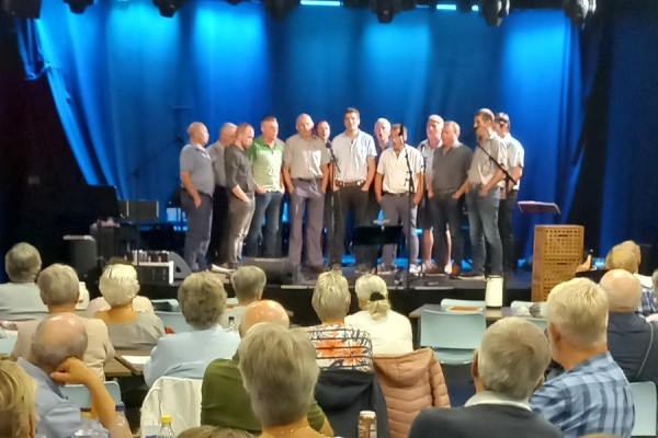 27 gæster fra Schweiz besøgte Viseklubben