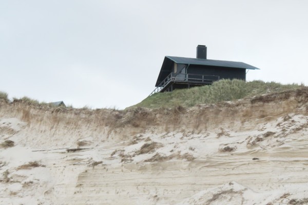 Husene på Vesterhvarre  i Kandestederne kommer nu ned af skrænten