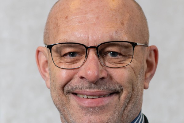 Advokat Karsten Madsen underviser ….