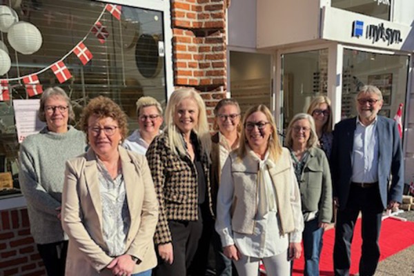 Stenbroen blev fejret med fødselsdags sang