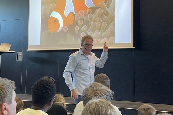 Fuldt hus til foredrag med Sebastian Klein i Ålbæk