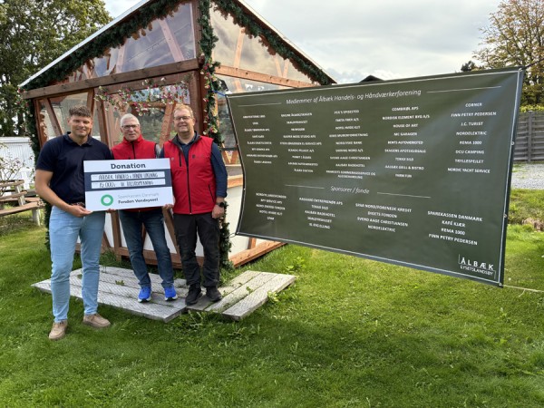 Flot donation til juleudsmykning i Ålbæk!