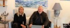 Iia indfanger det brusende hav i sine malerier