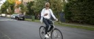 Mange unge bruger mobil på cyklen