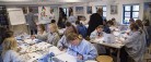 Elever fra Skagen Skole maler kunst til Dronningens fødselsdag