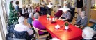 Børnehavebørn synger for deres venner