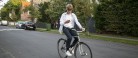 Mange unge bruger mobil på cyklen