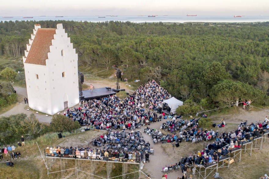 Verdensballetten optræder atter ved Den Tilsandede Kirke