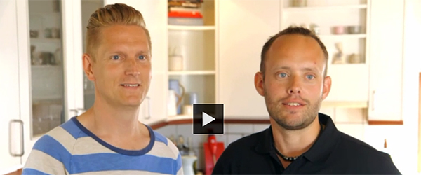 Thomas Madsen og Michael Nielsen toner frem på skærmen på onsdag. Foto: TV2. Amatørkokke fra Skagen på TV2