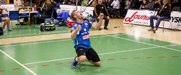 Mon der bliver grund til at juble når VEB har mødt Odense ! Her er det Victor Svendsen der lige har slået Hans -Christian Vittinghus. Vendsyssel valgte Odense i DM-kvartfinalerne