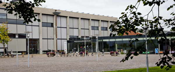 Demonstration på lørdag – Hvor er der en voksen?