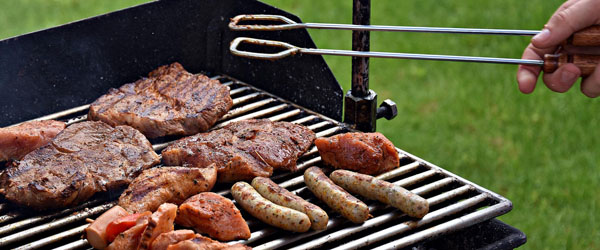 Det er sæson for dårlig mave: Undgå at blive syg af grillmaden