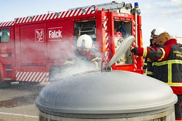 Brand på Grenens parkeringsplads