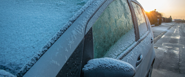 Forrudefrost kan koste bøder og frakendelse af kørekort Forrudefrost kan koste bøder og frakendelse af kørekort